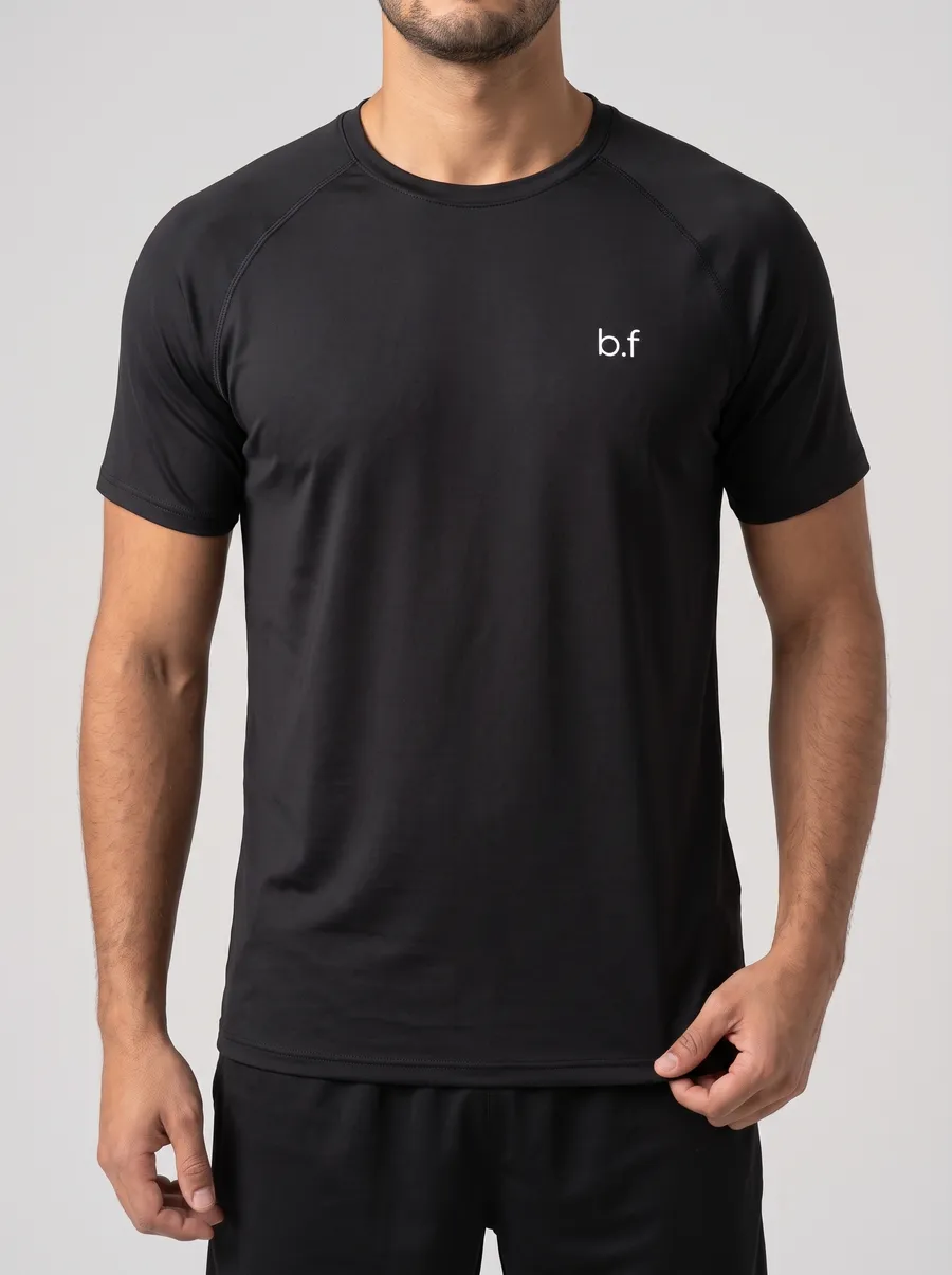 Camiseta raglan preta com o logo b.f no peito